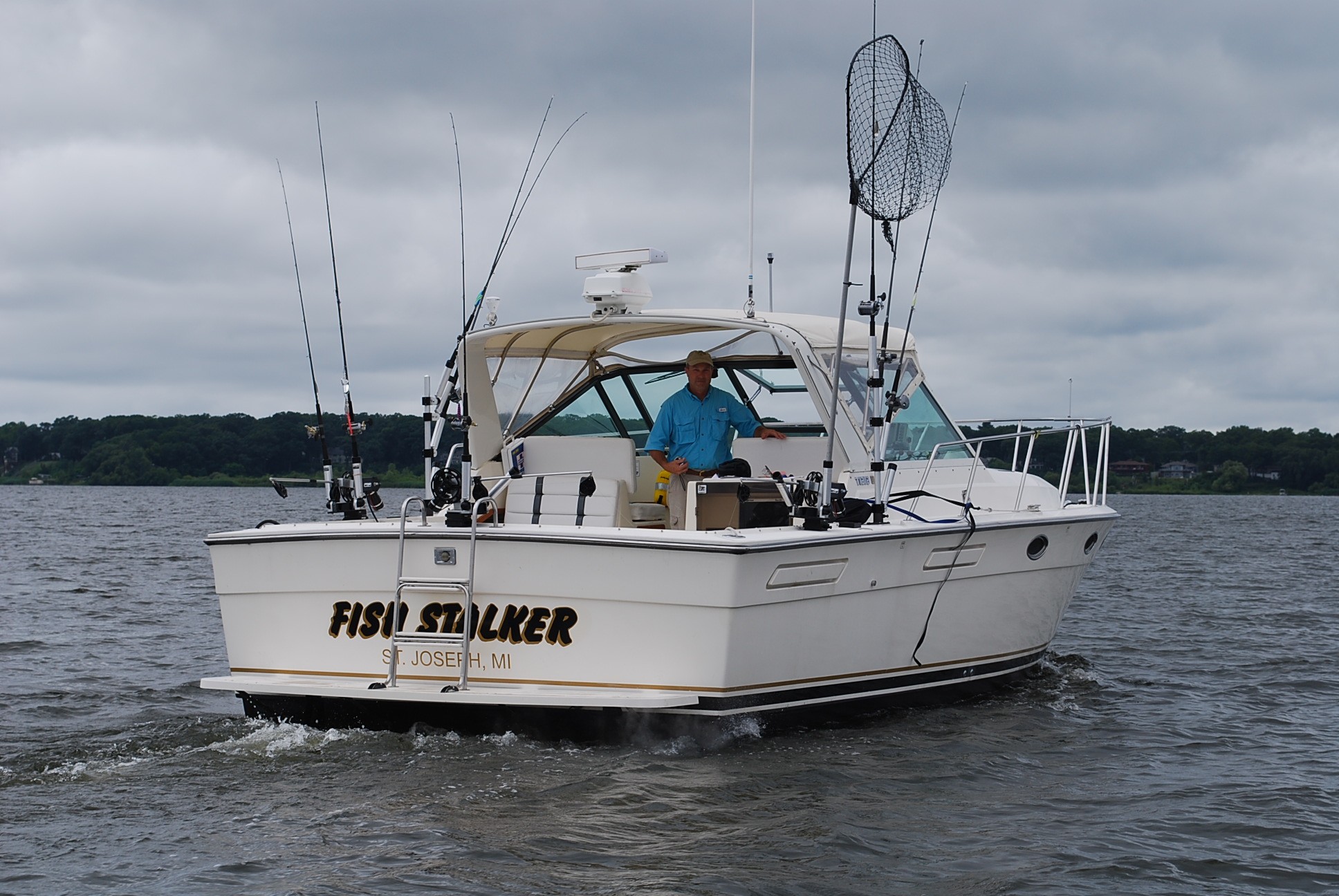 charter-fishing-boat-fish-stalker-charters